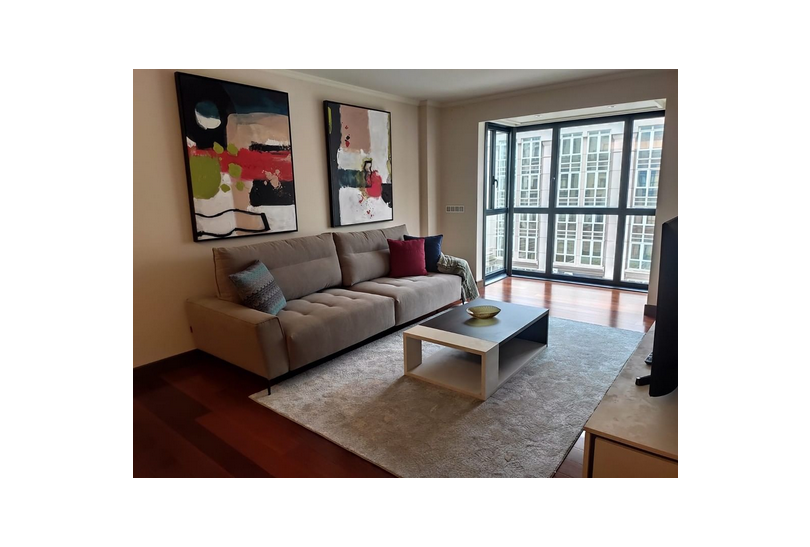UN SALÓN CONTEMPORÁNEO, LUMINOSO Y CÁLIDO. NUESTRO MÁS RECIENTE TRABAJO